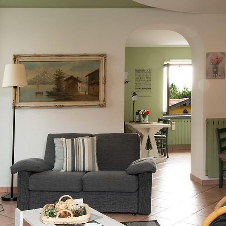 Tinas Yellow Home Leggiuno المظهر الخارجي الصورة