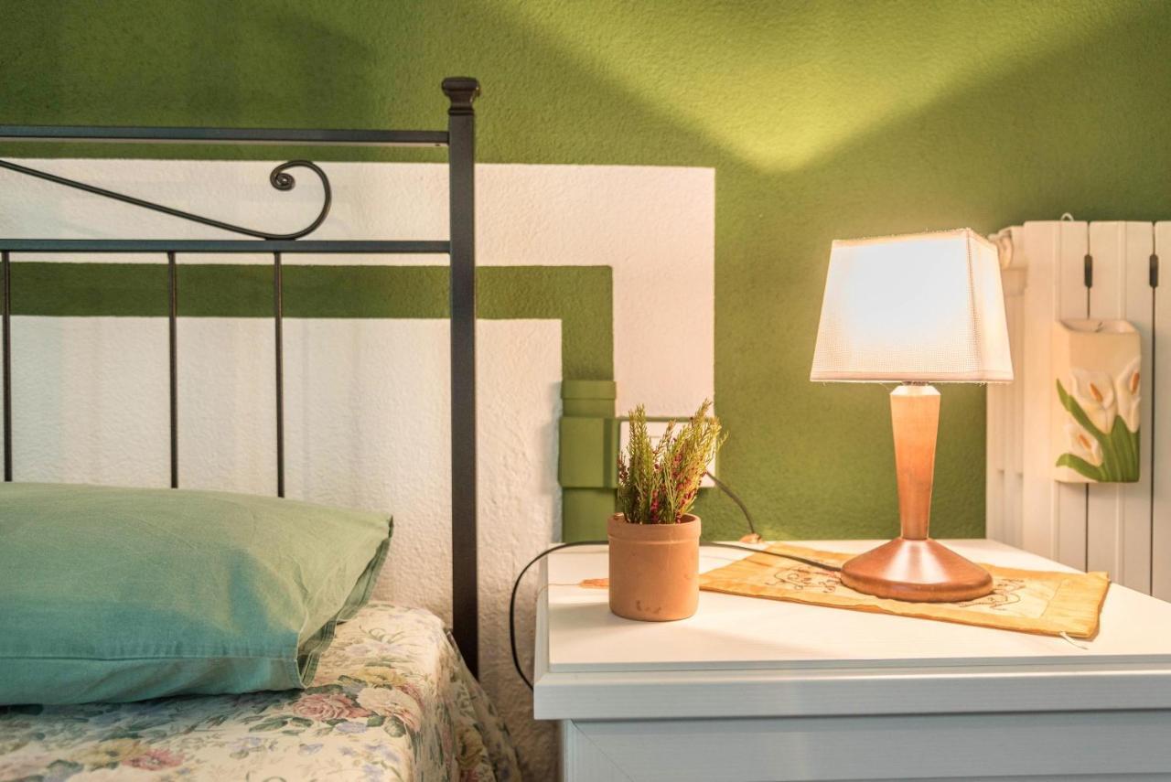 Tinas Yellow Home Leggiuno المظهر الخارجي الصورة